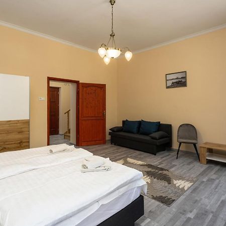 Illes Hotel Szeged Eksteriør bilde