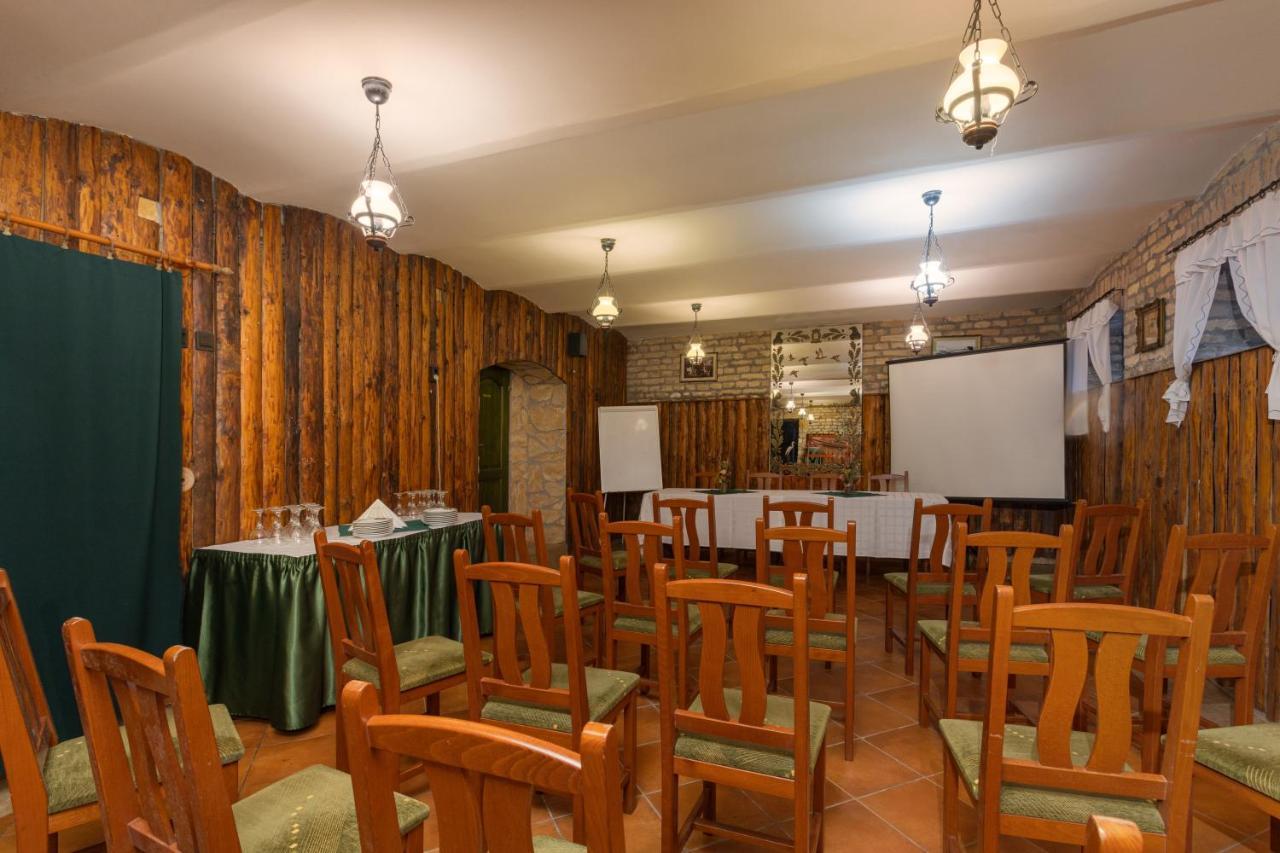 Illes Hotel Szeged Eksteriør bilde