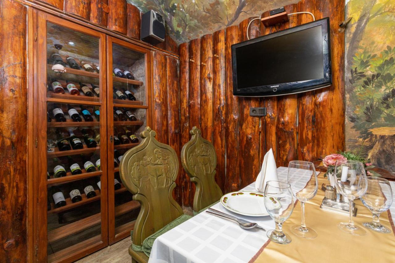Illes Hotel Szeged Eksteriør bilde