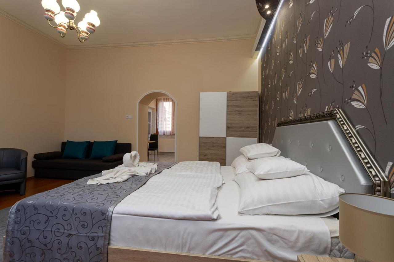 Illes Hotel Szeged Eksteriør bilde