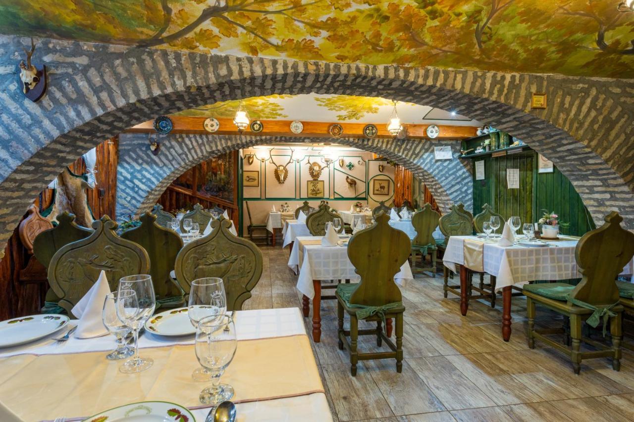 Illes Hotel Szeged Eksteriør bilde