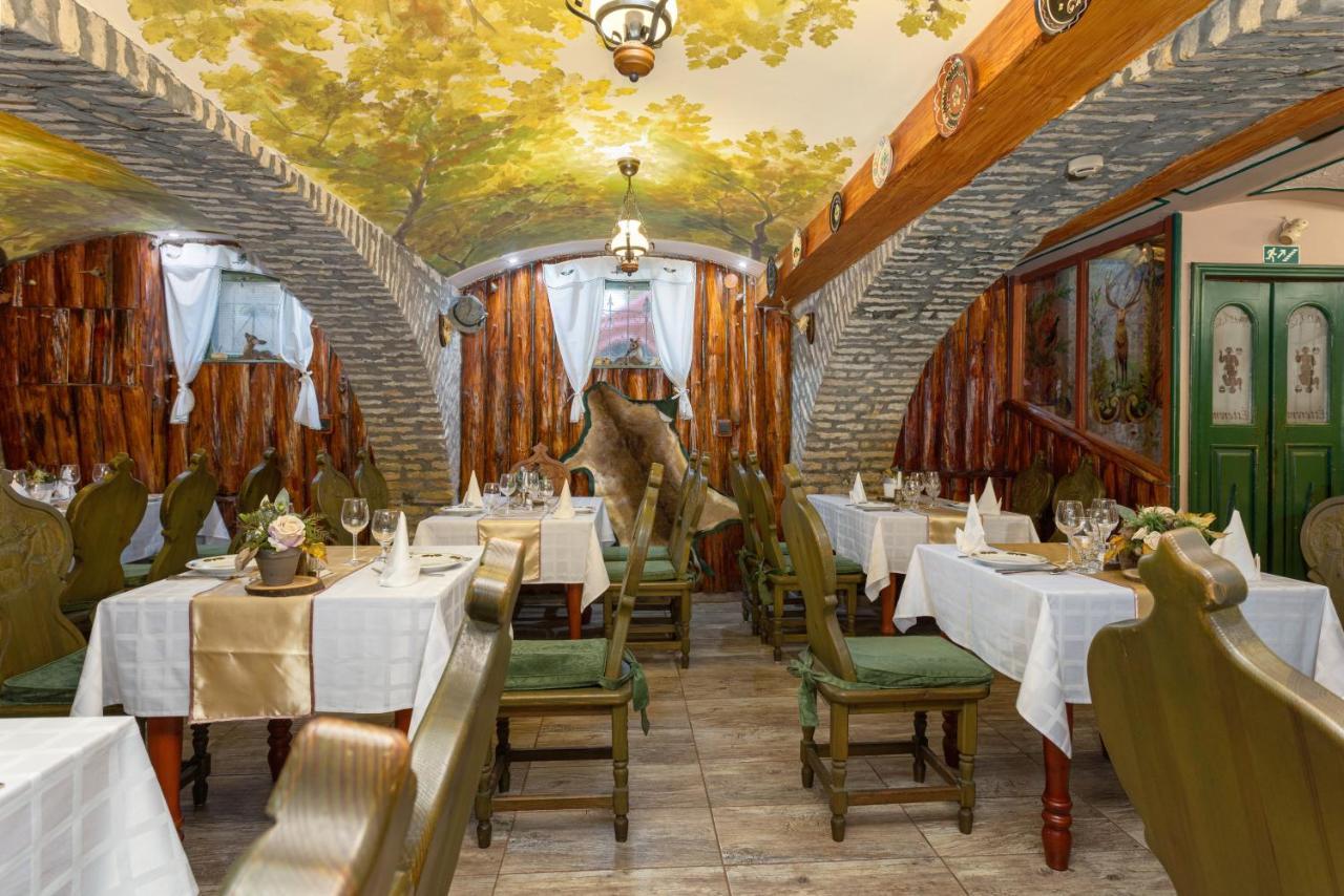 Illes Hotel Szeged Eksteriør bilde