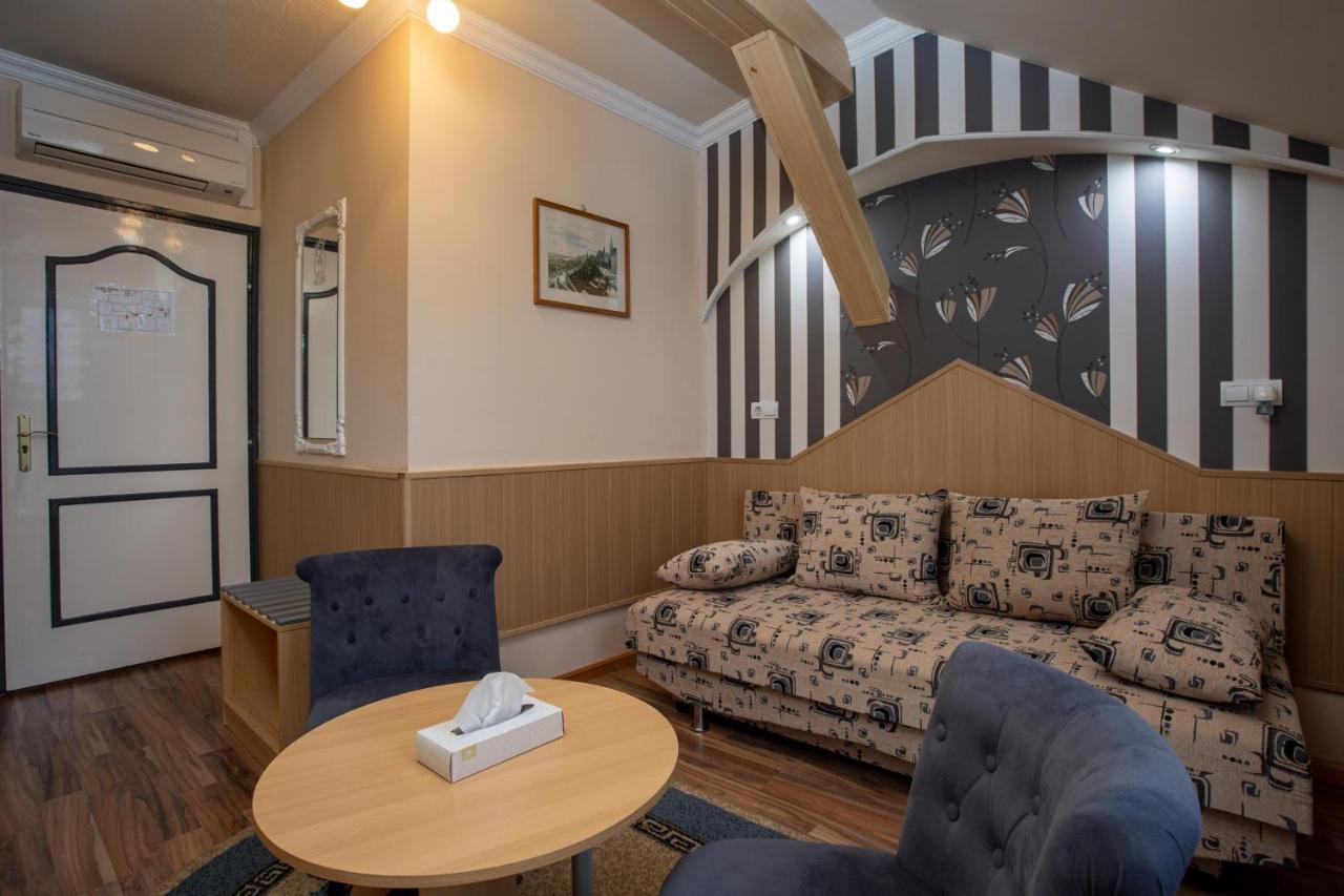 Illes Hotel Szeged Eksteriør bilde