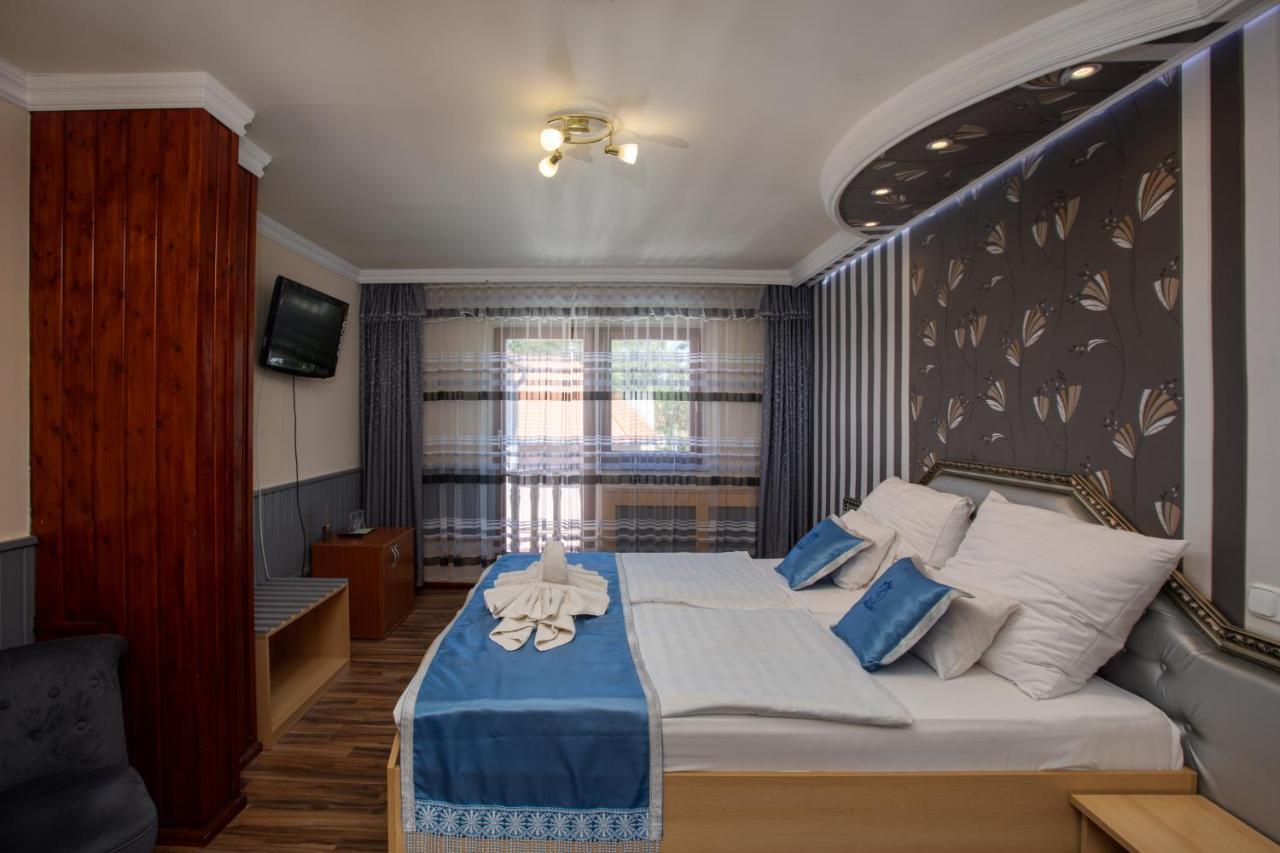 Illes Hotel Szeged Eksteriør bilde