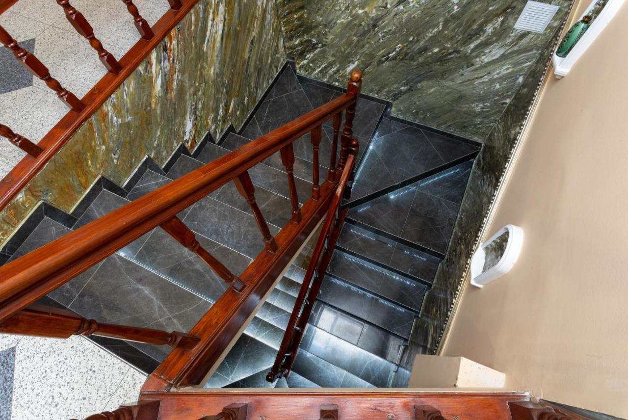 Illes Hotel Szeged Eksteriør bilde