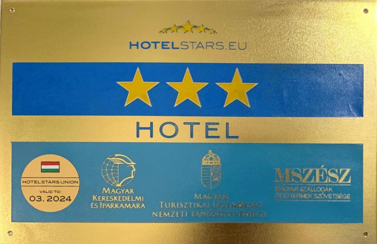 Illes Hotel Szeged Eksteriør bilde