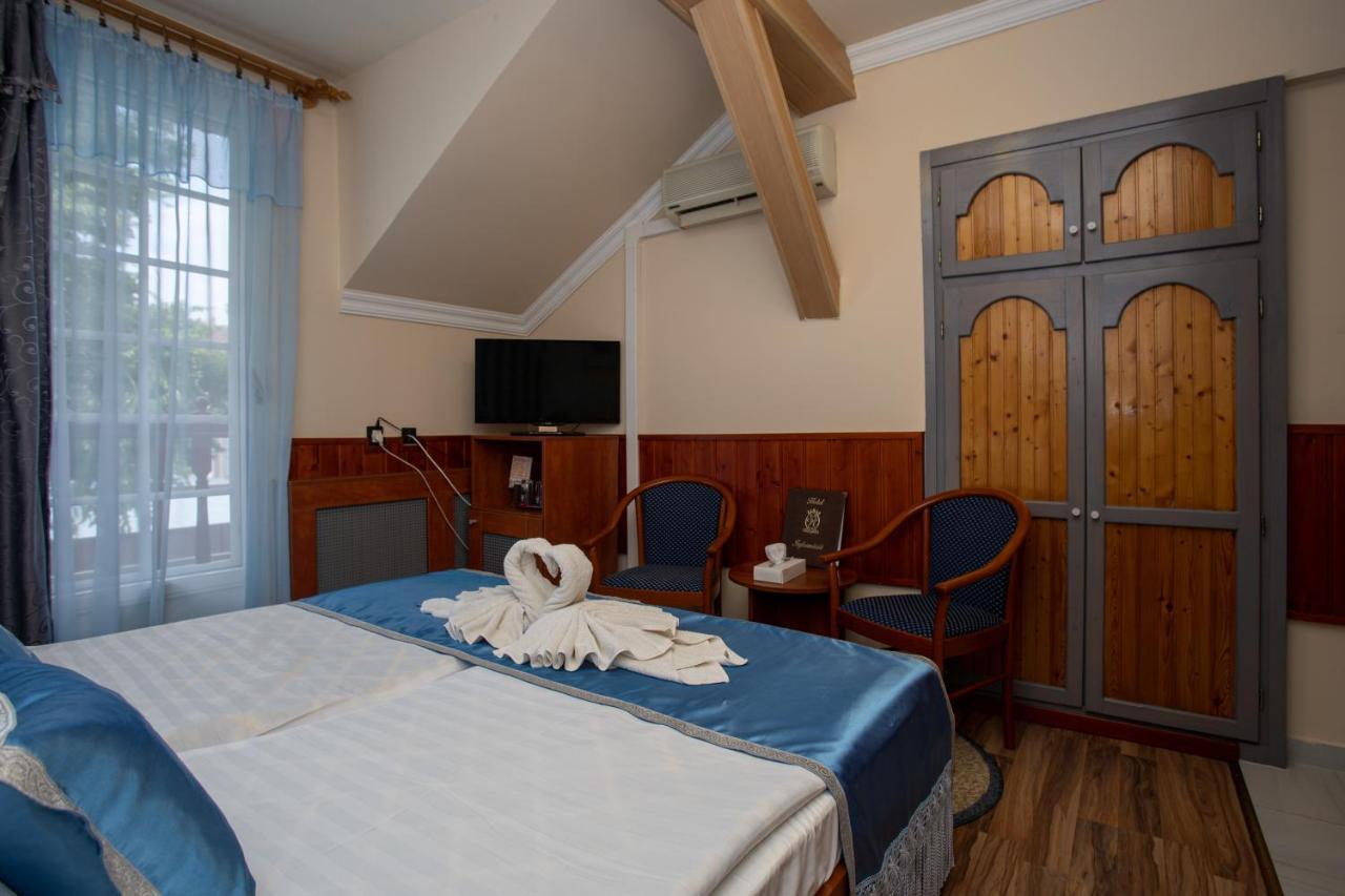 Illes Hotel Szeged Eksteriør bilde