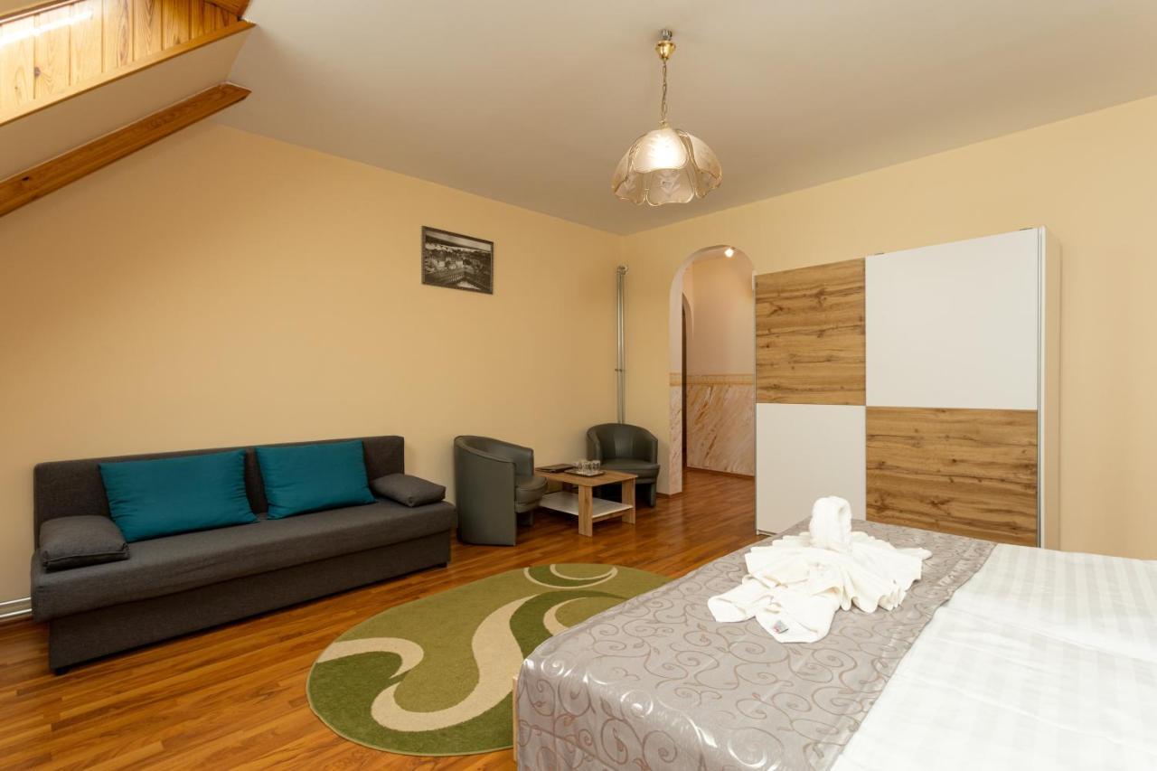 Illes Hotel Szeged Eksteriør bilde
