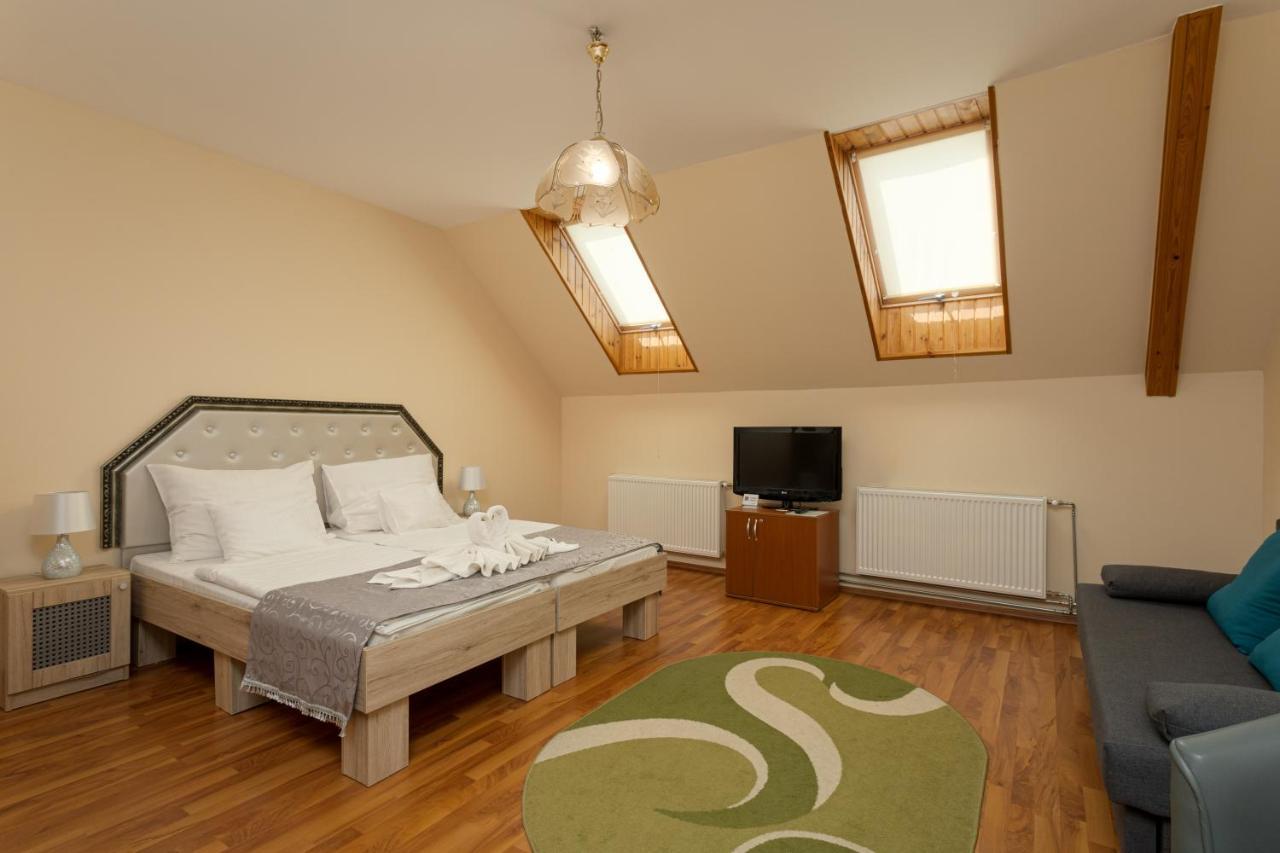 Illes Hotel Szeged Eksteriør bilde