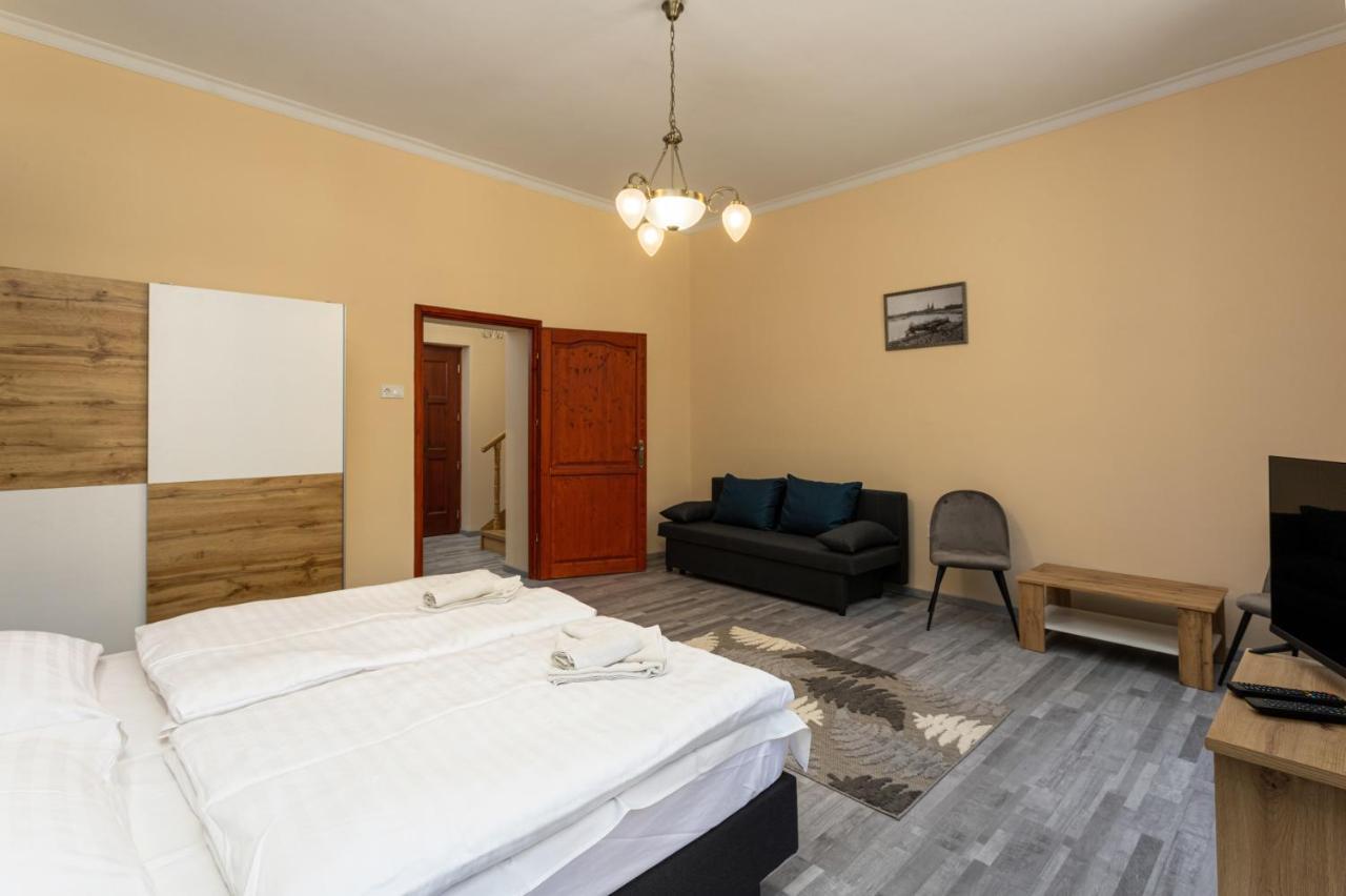 Illes Hotel Szeged Eksteriør bilde